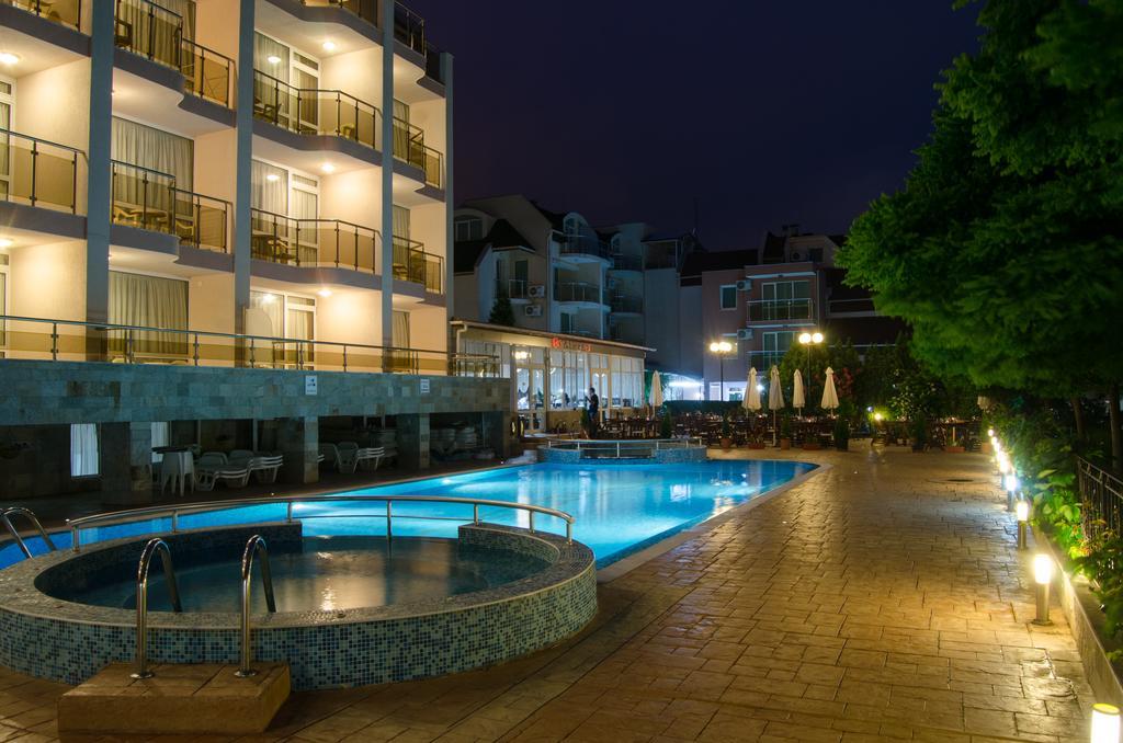 Tropics Hotel Sveti Vlas Exterior photo