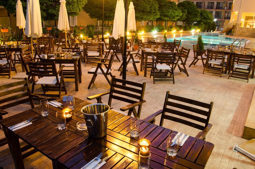 Tropics Hotel Sveti Vlas Exterior photo