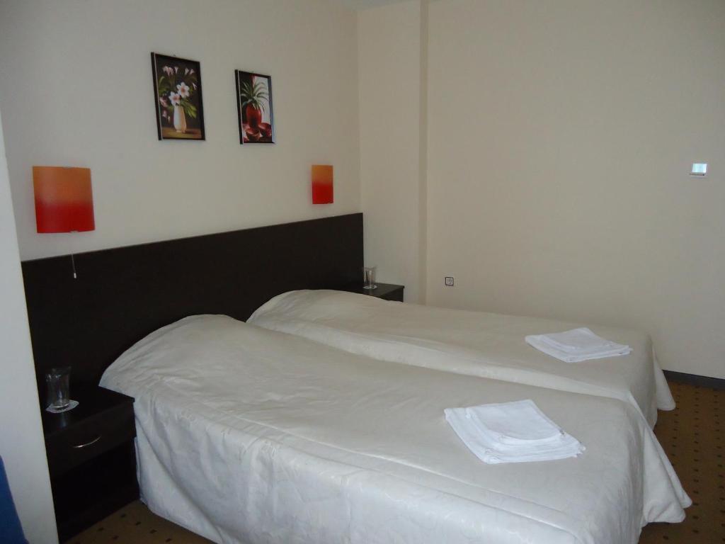 Tropics Hotel Sveti Vlas Room photo